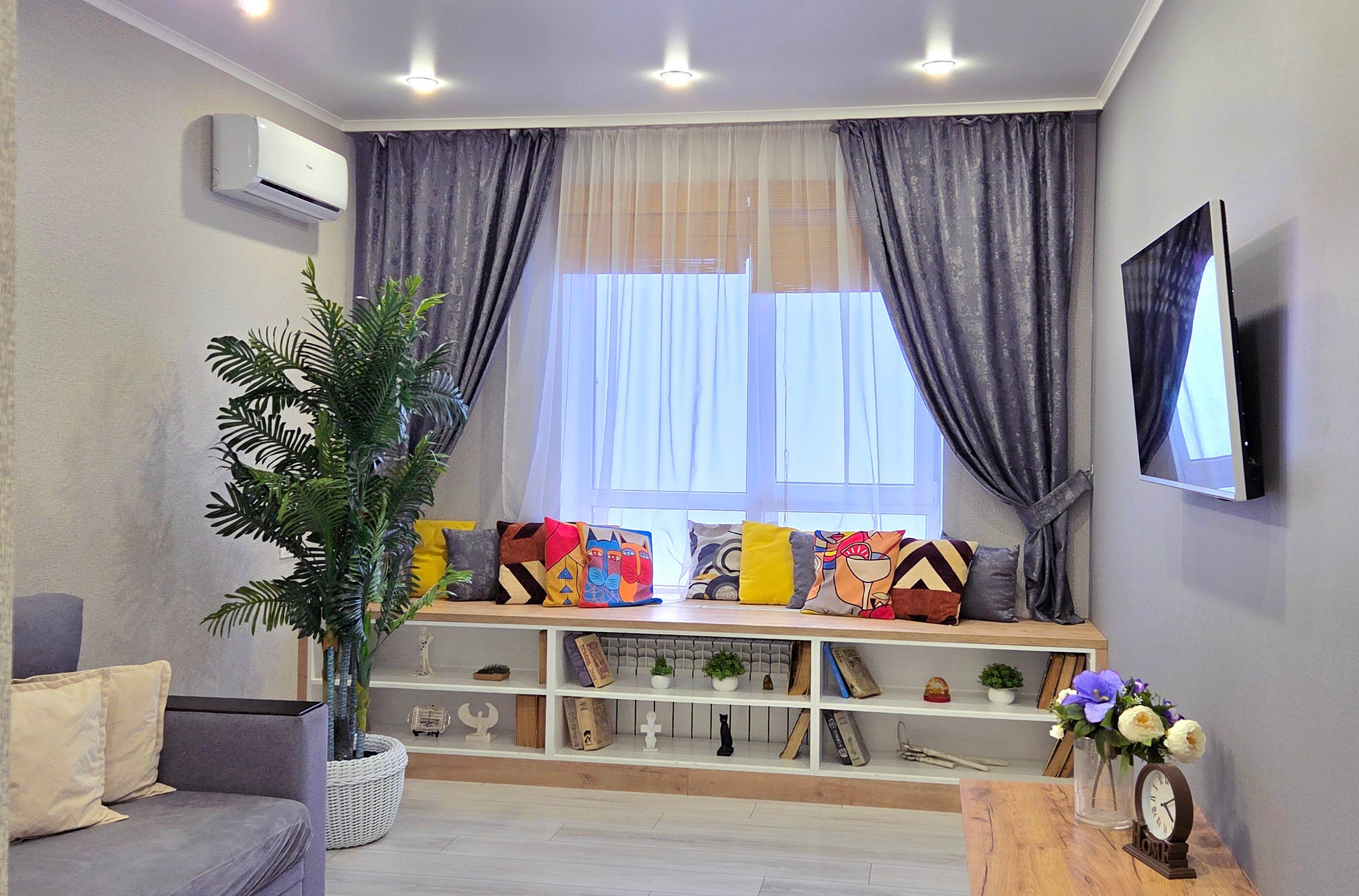 Фото Двухкомнатная квартира с видом на фонтан