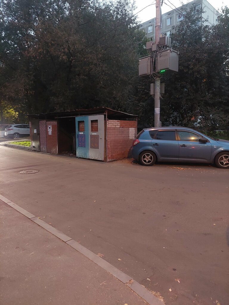 Trash and garbage disposal area Trash and garbage disposal area, Moscow, photo