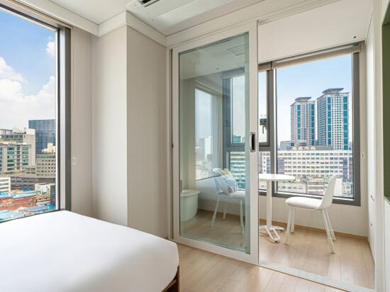 Фото Urbanstay Myeongdong