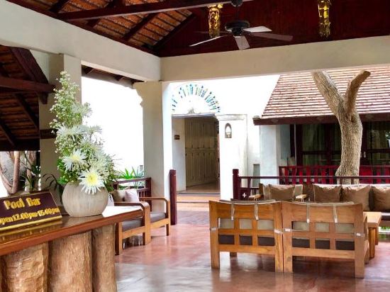 Фото The Rim Resort