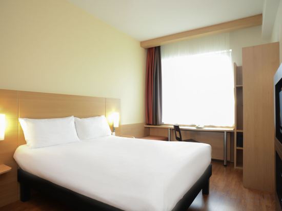 Фото Ibis Paris Porte d'Italie