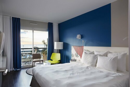 Гостиница Hotel Napoleon в Ментоне