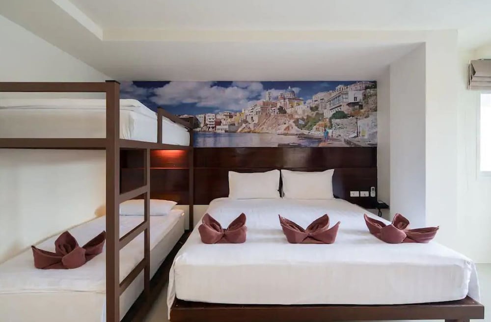 Фото Patong Buri Resort