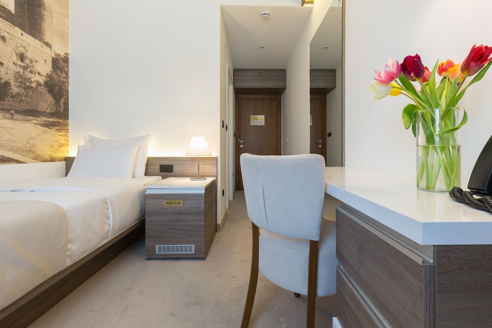 Фото Royal Inn Hotel