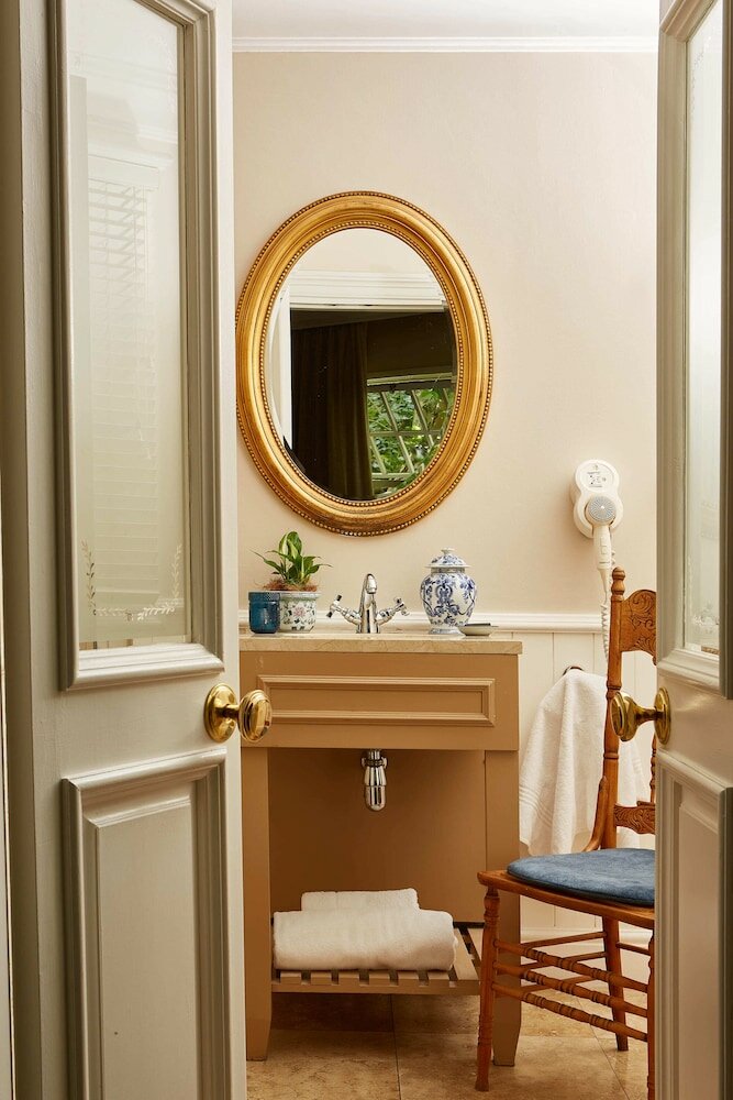 Фото The Devon Valley Hotel