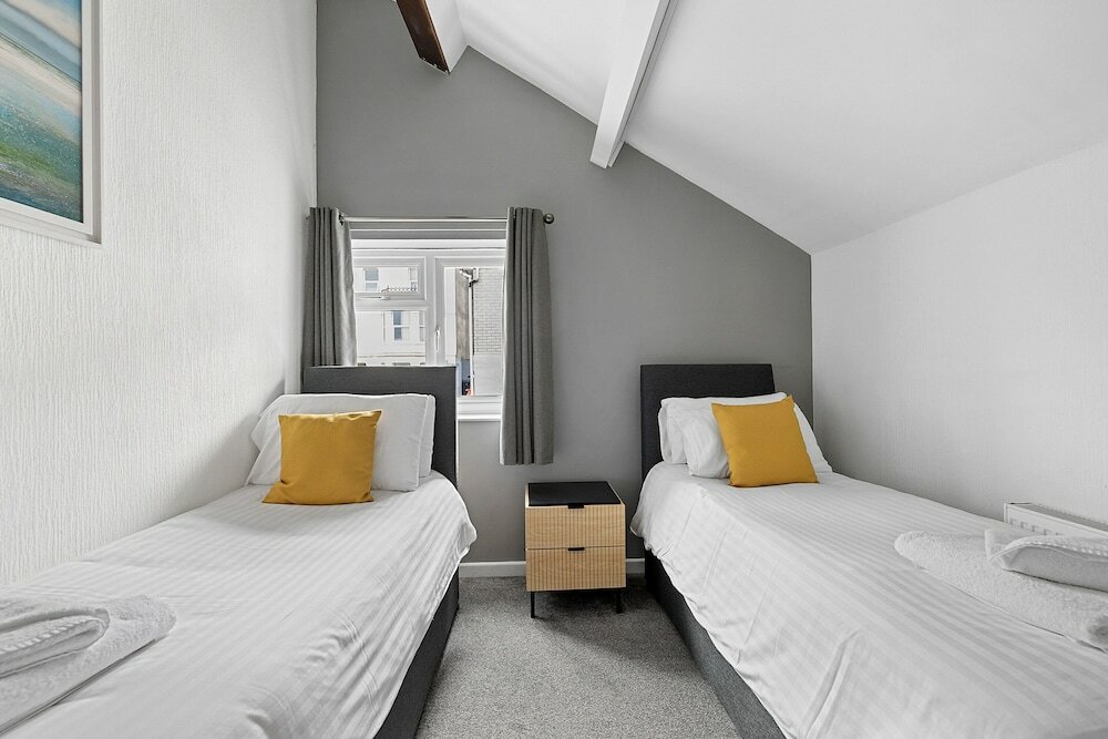 Фото Oyo Plymouth Central Hotel