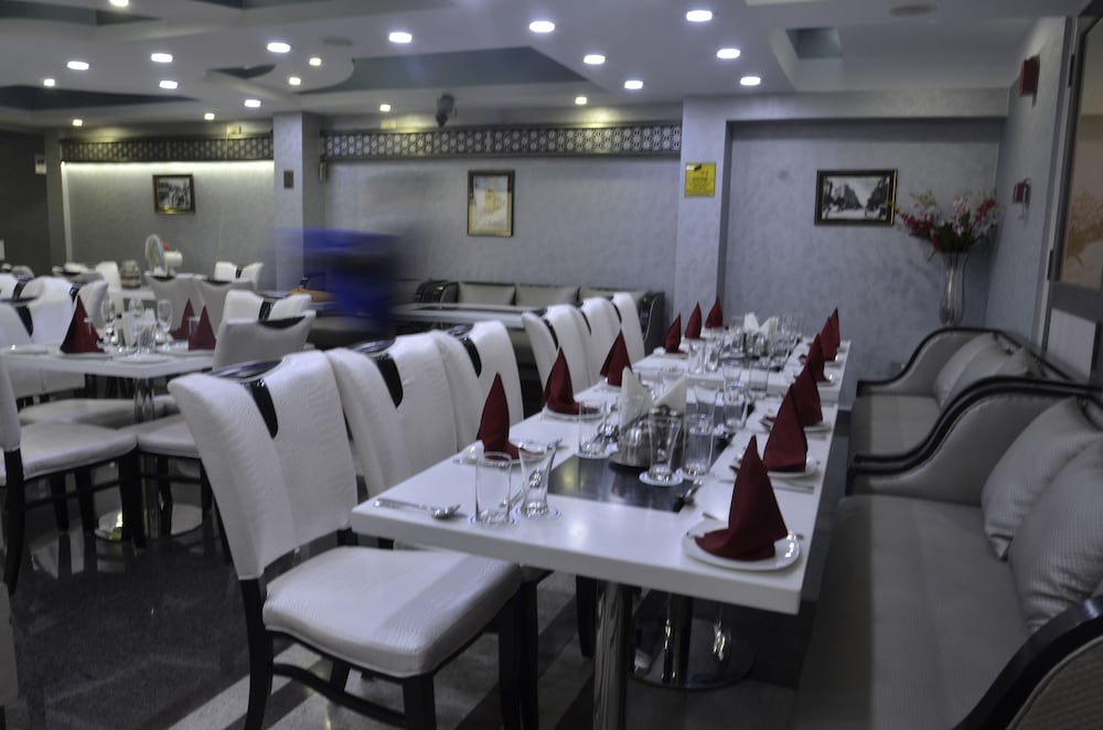 Фото Hotel Sudesh Tower