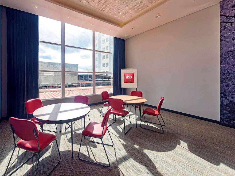 Фото Ibis Jacarei