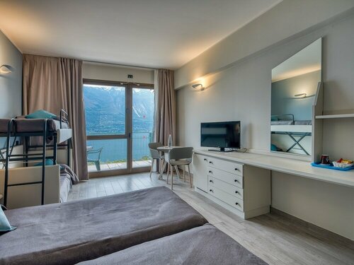 Внешний вид отеля Hotel San Pietro Limone Sul Garda в Лимоне-суль-Гарде, фото 2