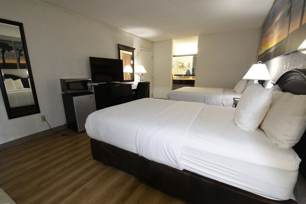 Фото Days Inn by Wyndham Stuart