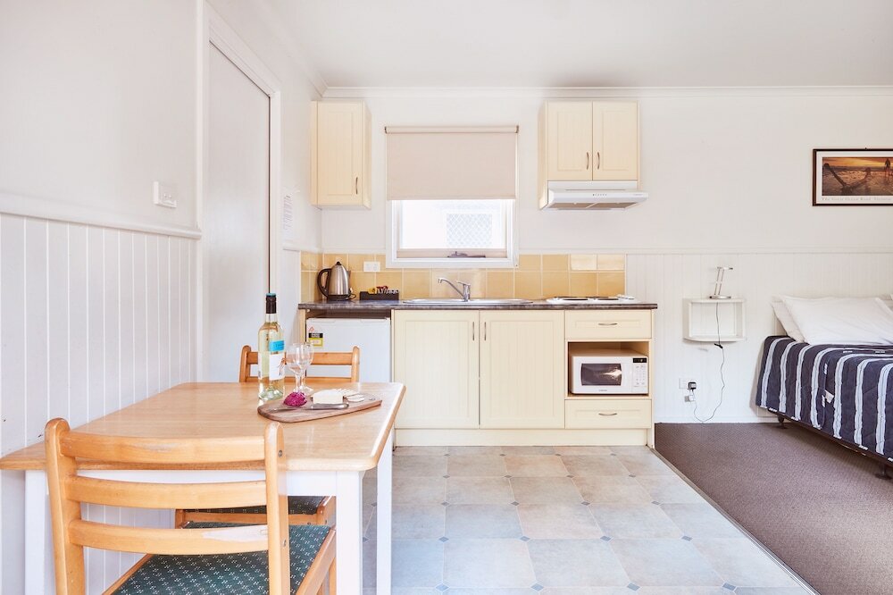 Фото Lorne Foreshore Caravan Park