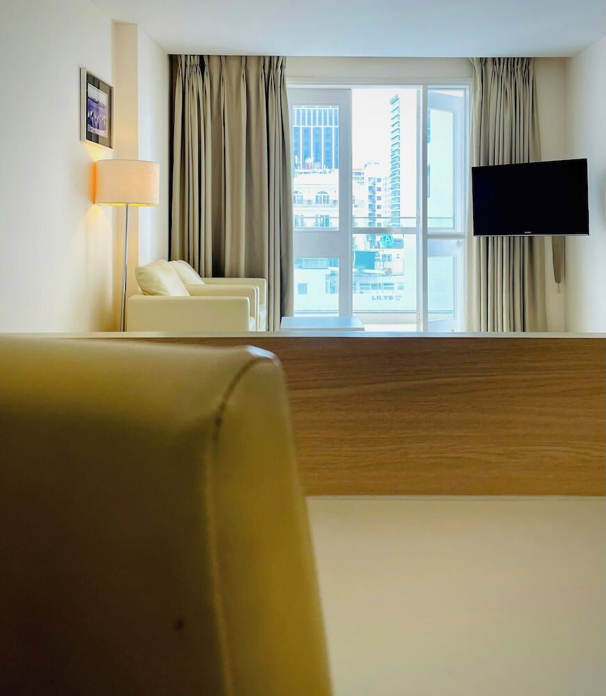 Фото Nhi Phi Hotel