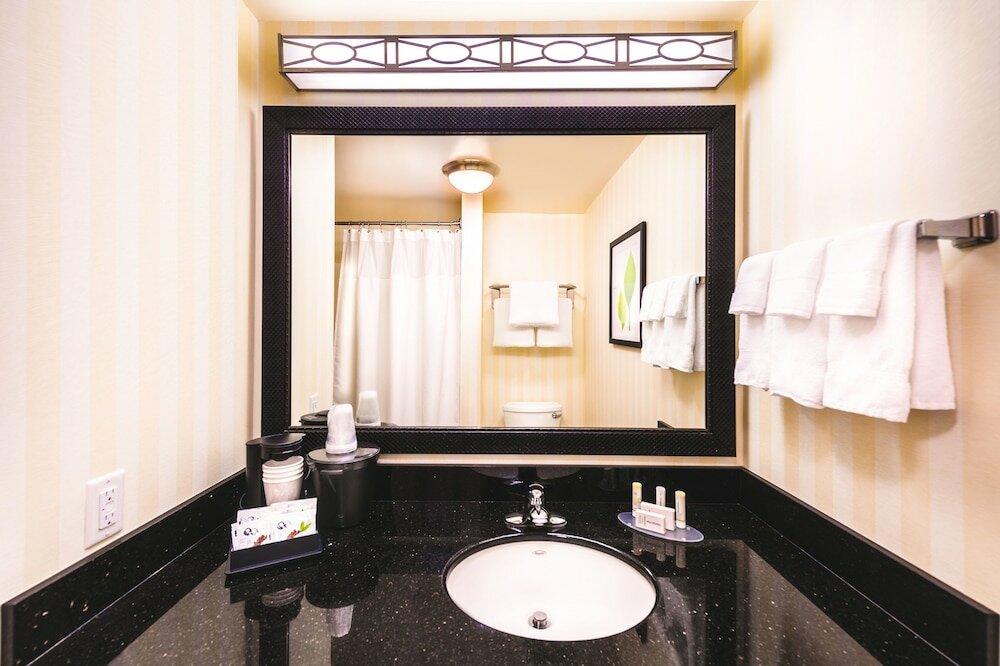 Фото Fairfield Inn & Suites by Marriott Redding