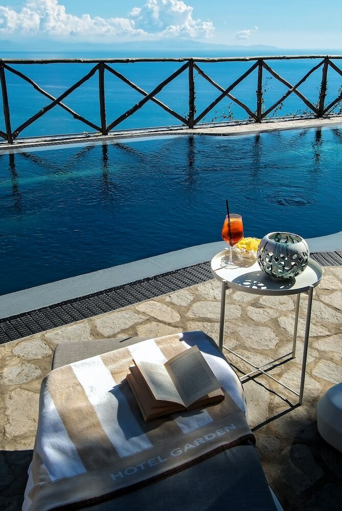 Фото Garden Hotel