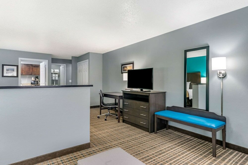 Фото Comfort Inn Sun City Center - Tampa South