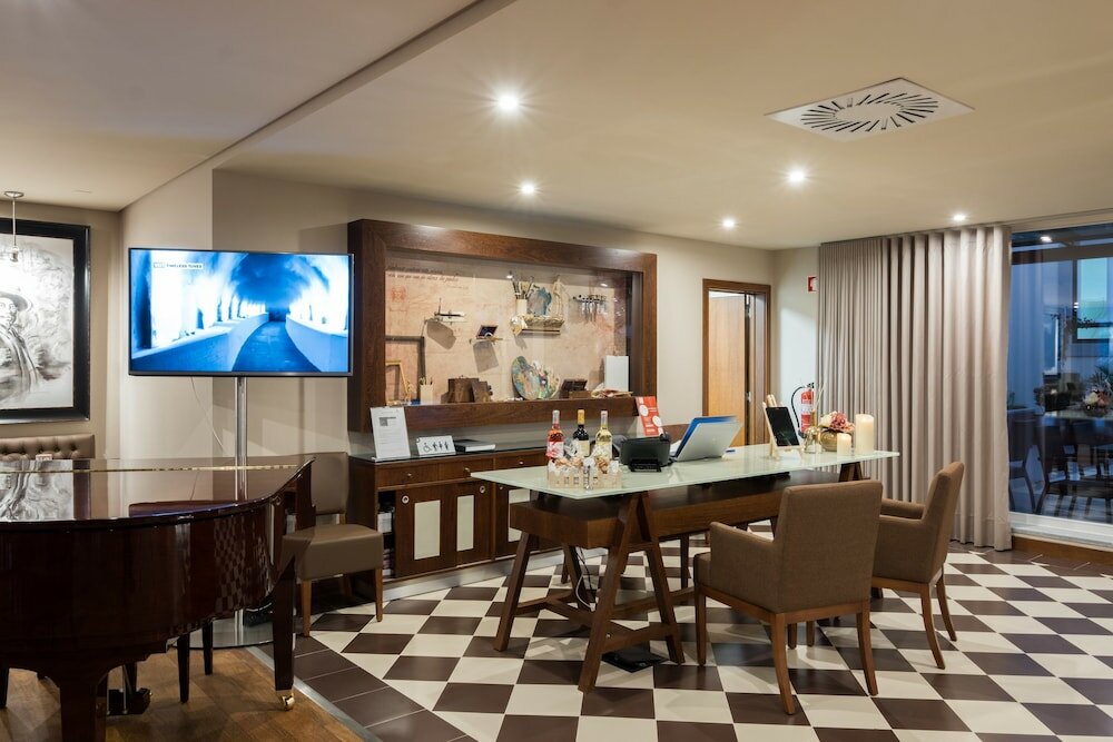 Фото Vila Galé Porto Ribeira