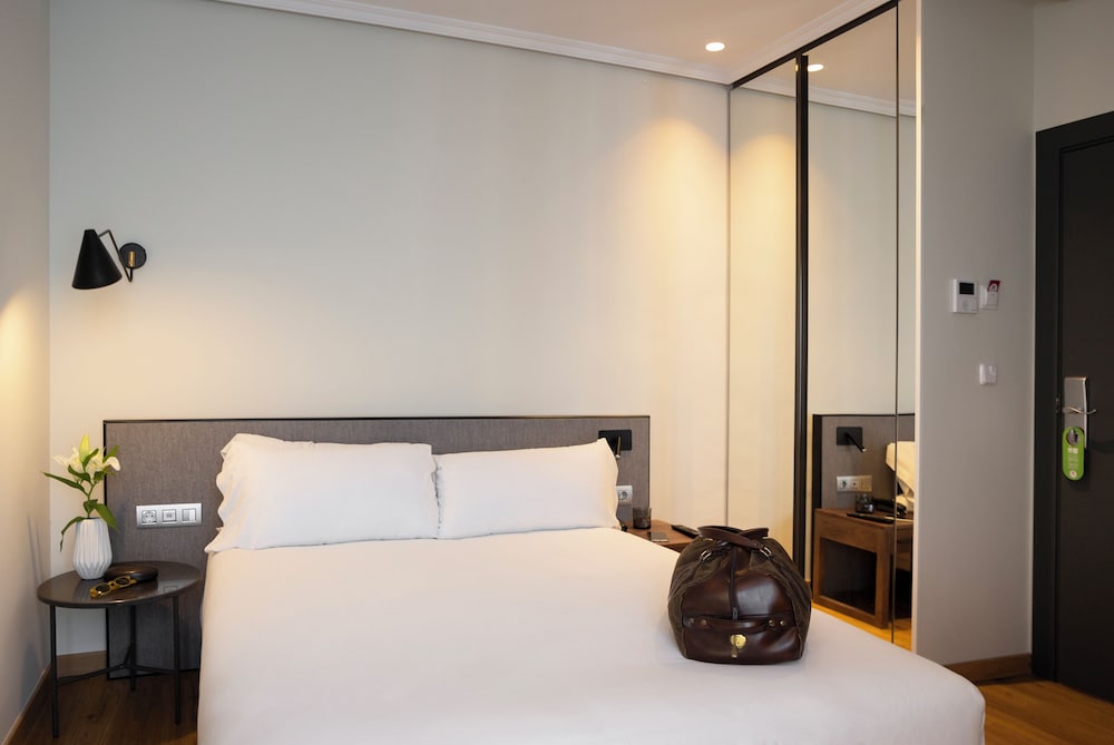 Фото Petit Palace Triball