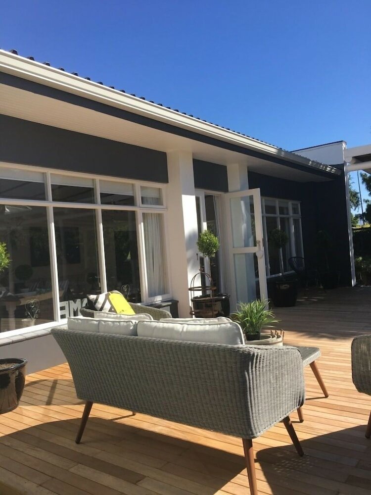 Фото No. 10 Caledon Street Guest House