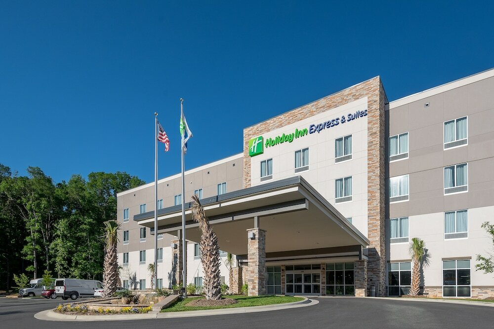 Фото Holiday Inn Express & Suites Charlotte Airport, an Ihg Hotel