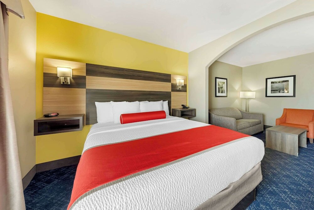 Фото Best Western Plus Midwest City Inn & Suites