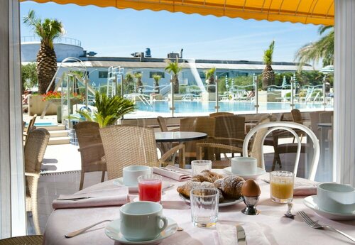 Внешний вид отеля Hotel Cormoran в Каттолике, фото 5