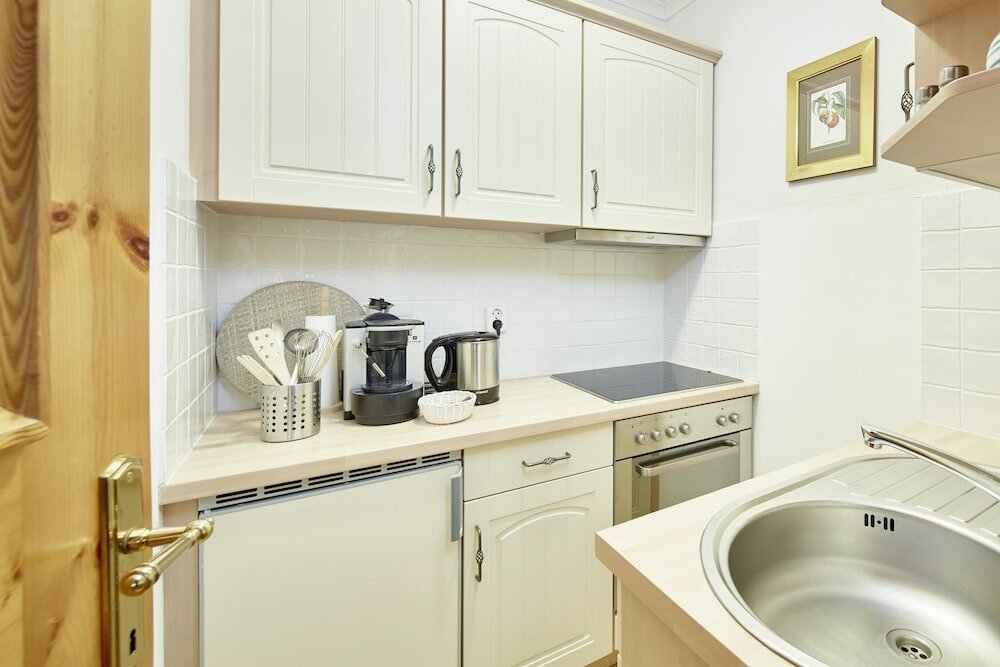 Фото Landsitz Römerhof - Hotel Apartments