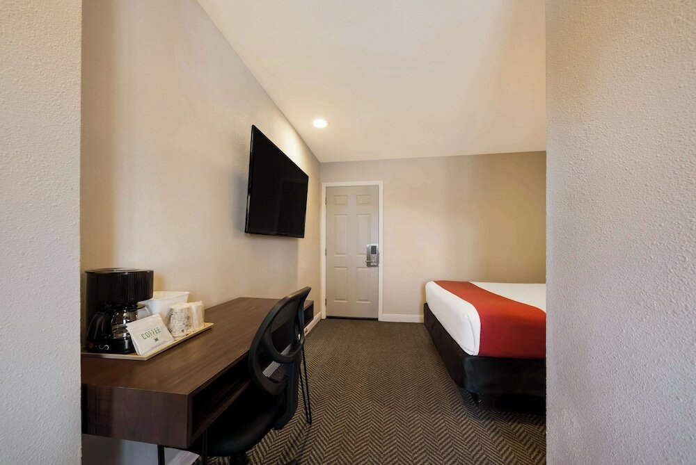 Фото Rodeway Inn