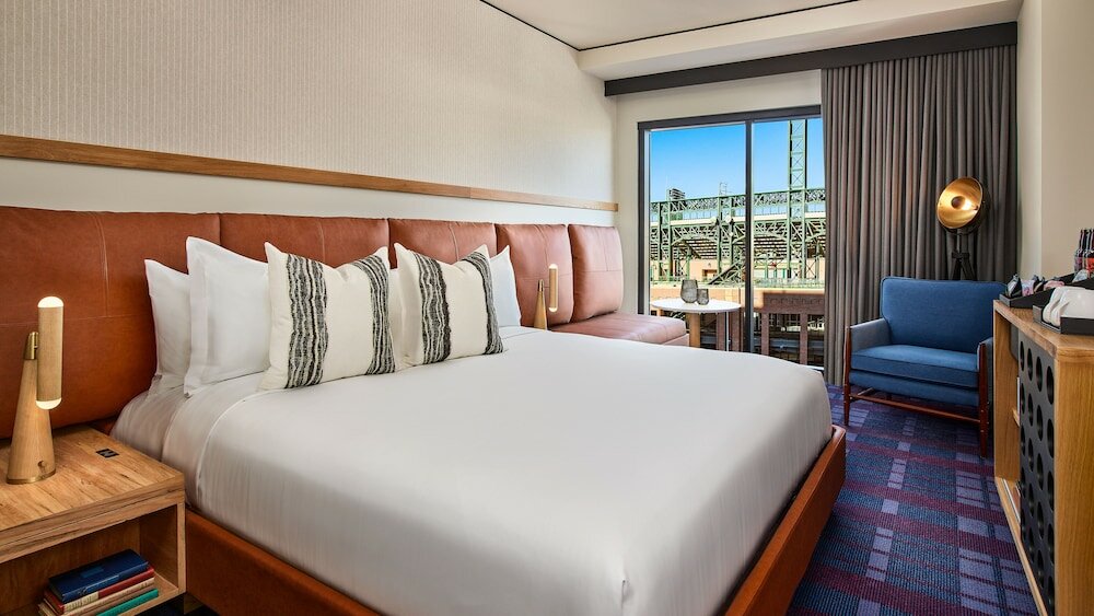 Фото The Rally Hotel at McGregor Square