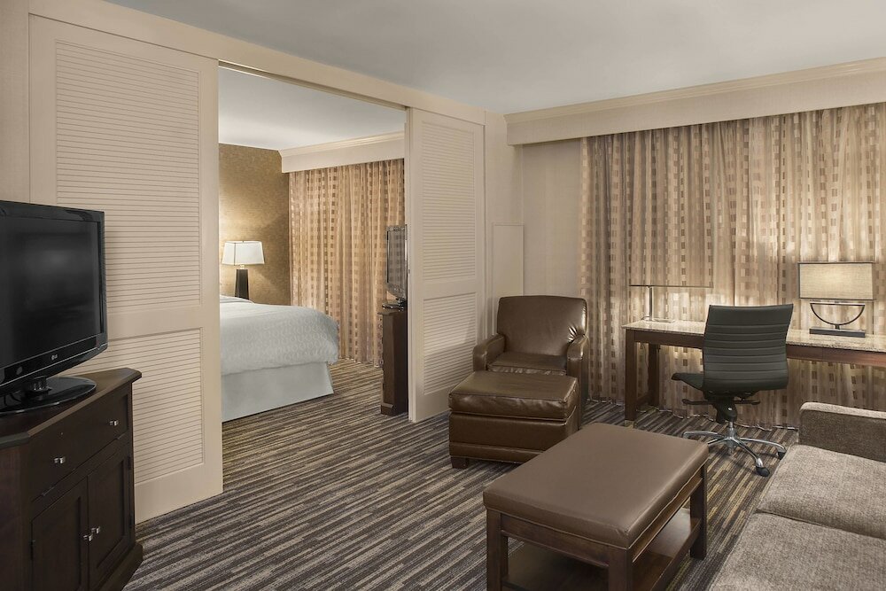 Фото Sheraton Suites Akron Cuyahoga Falls