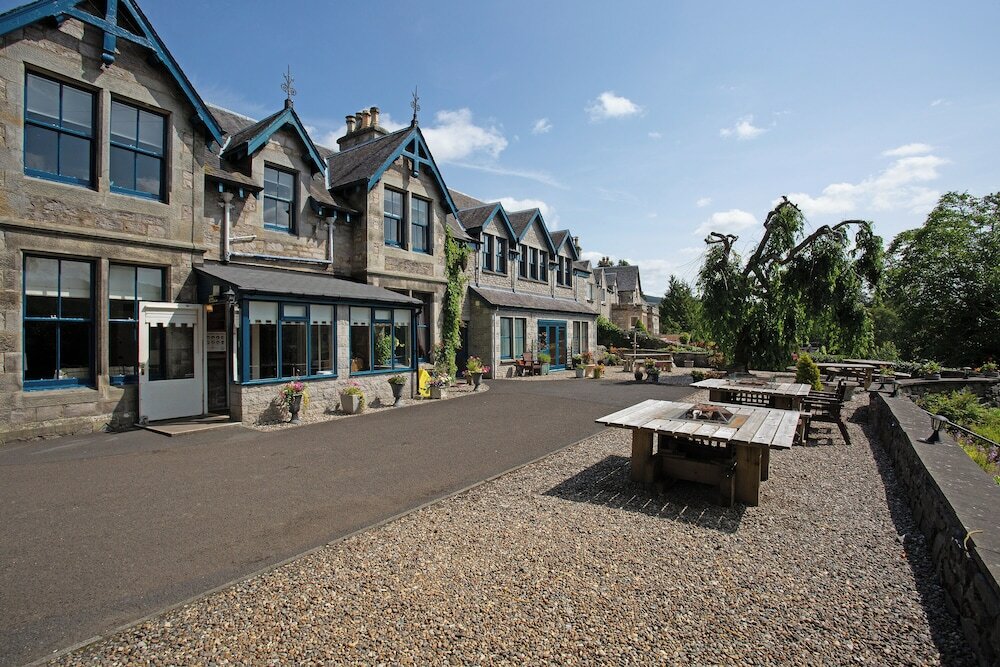 Фото Rosemount Hotel