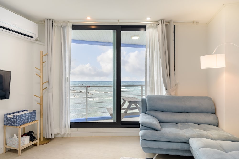 Фото On the Sea Pension