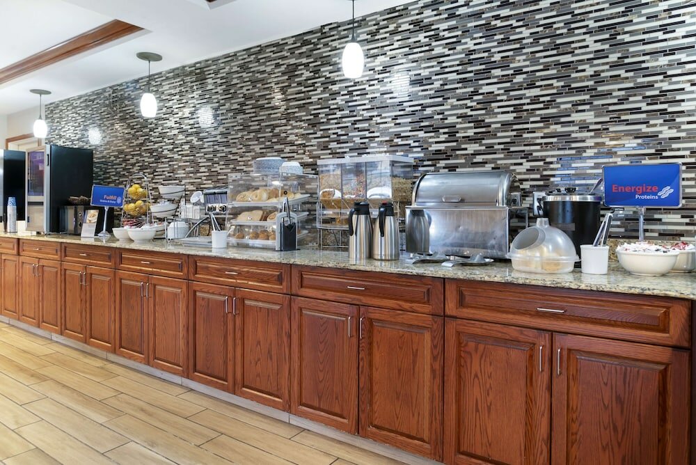 Фото Best Western Executive Inn & Suites