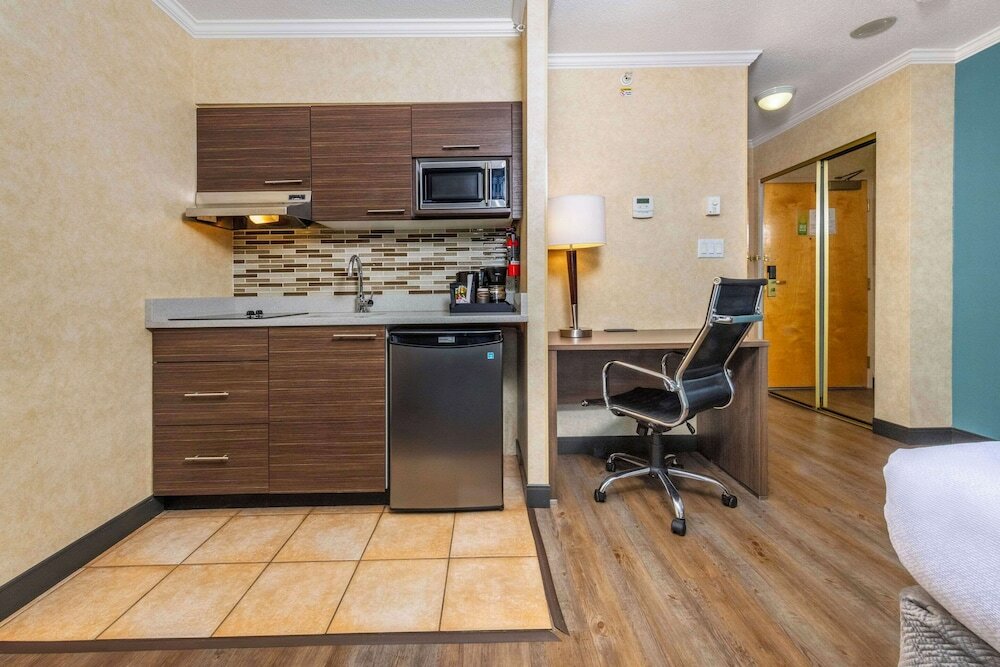 Фото Grand Park Hotel & Suites Downtown Vancouver