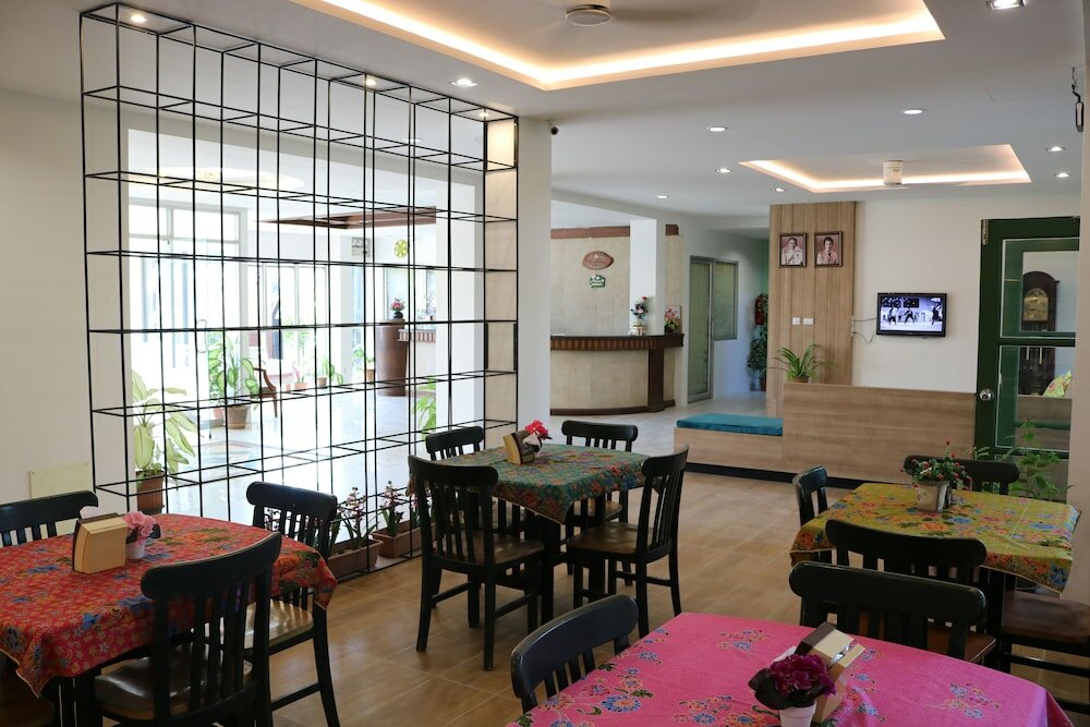 Фото The Greenery Hotel