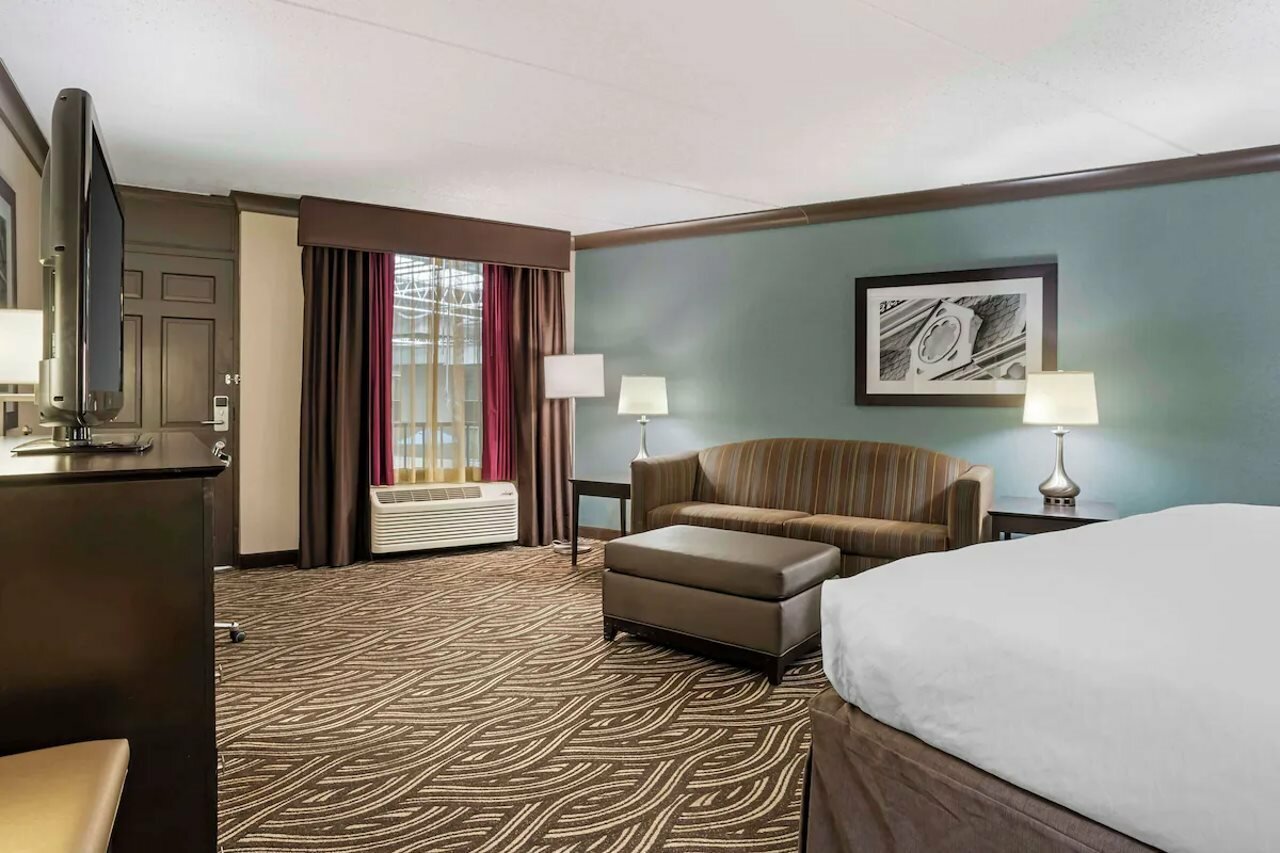 Фото Best Western Plus Kingston Hotel And Conference Center