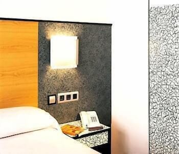 Фото City House Pathos