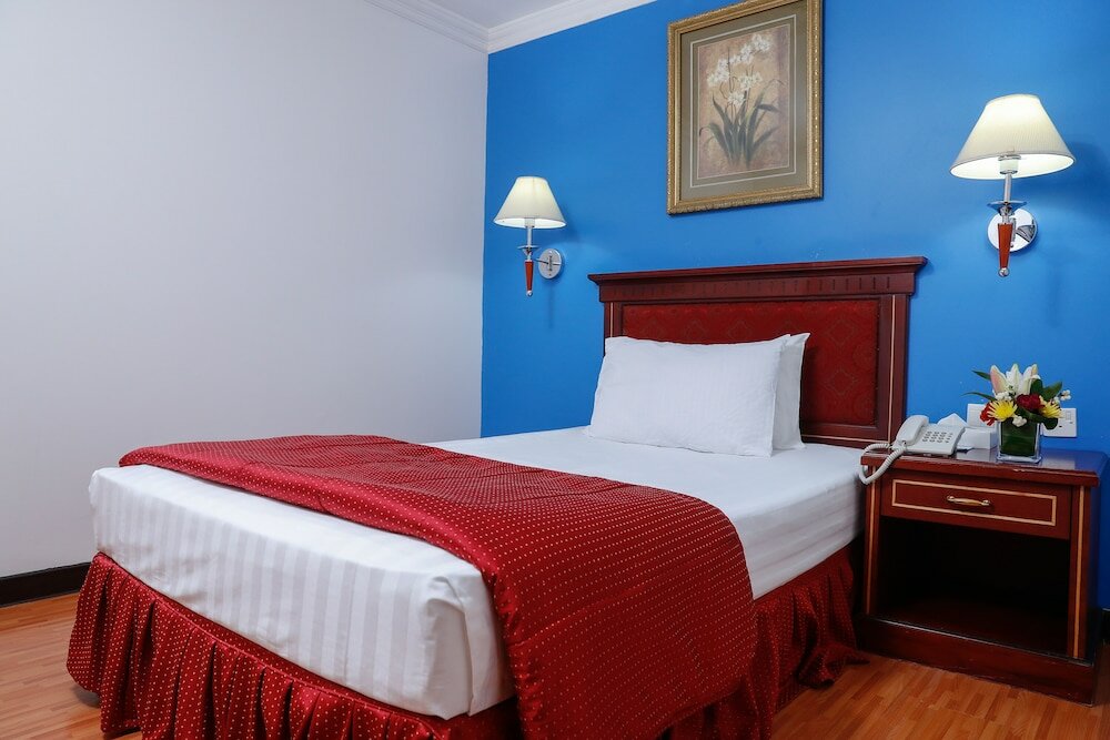 Фото Taj Plaza Hotel