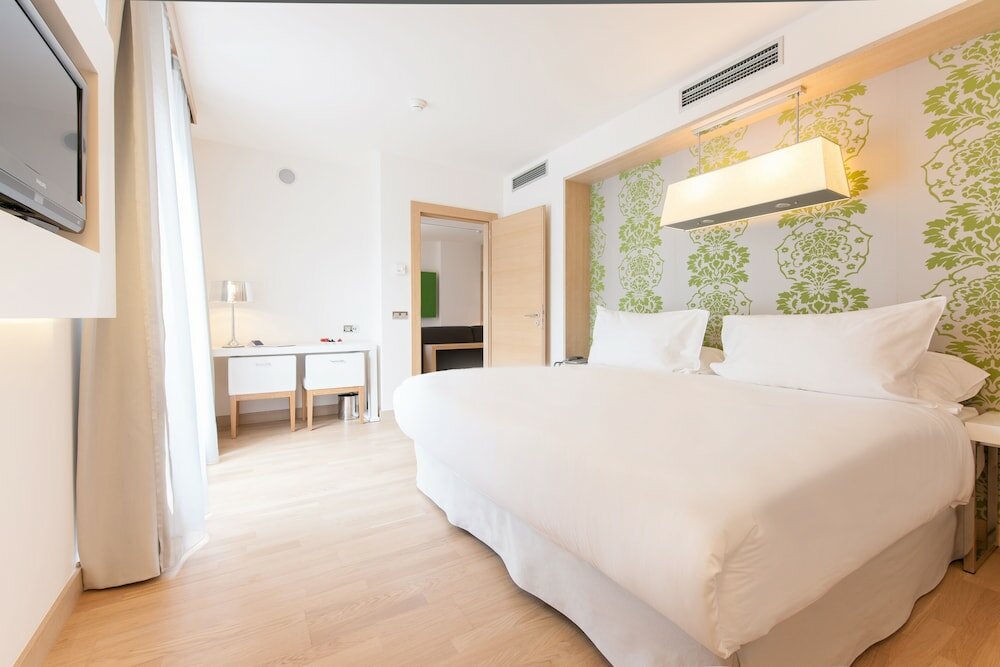 Фото Occidental Praha Five