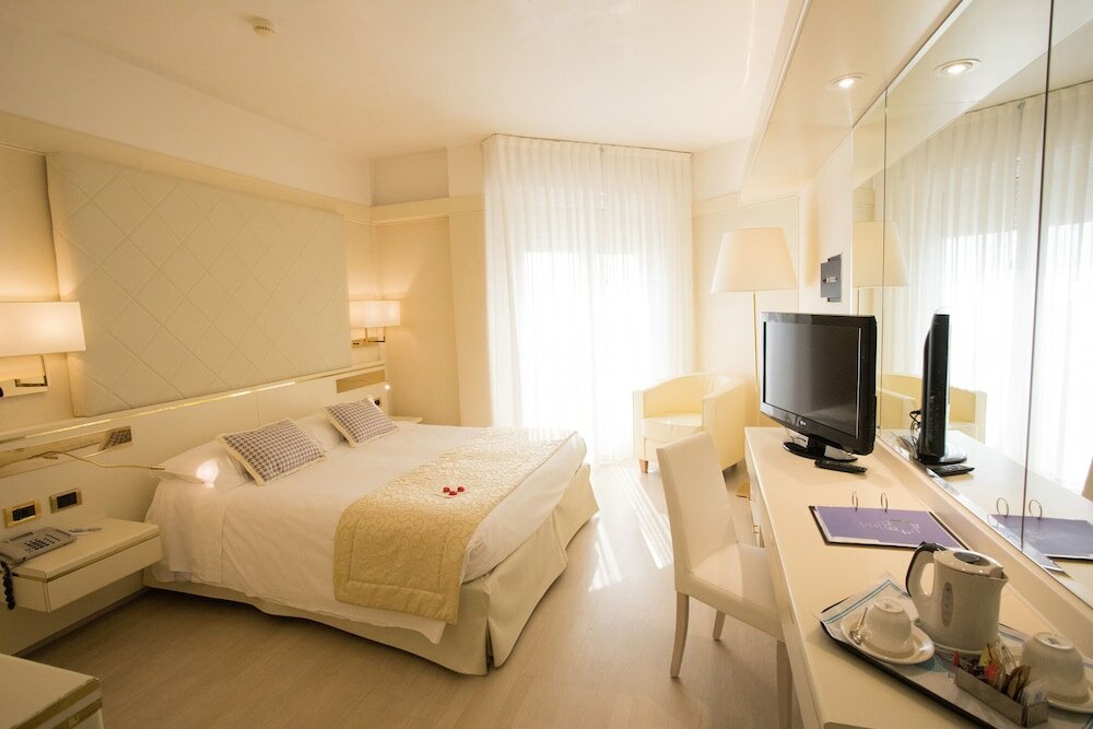 Фото Hotel Bristol