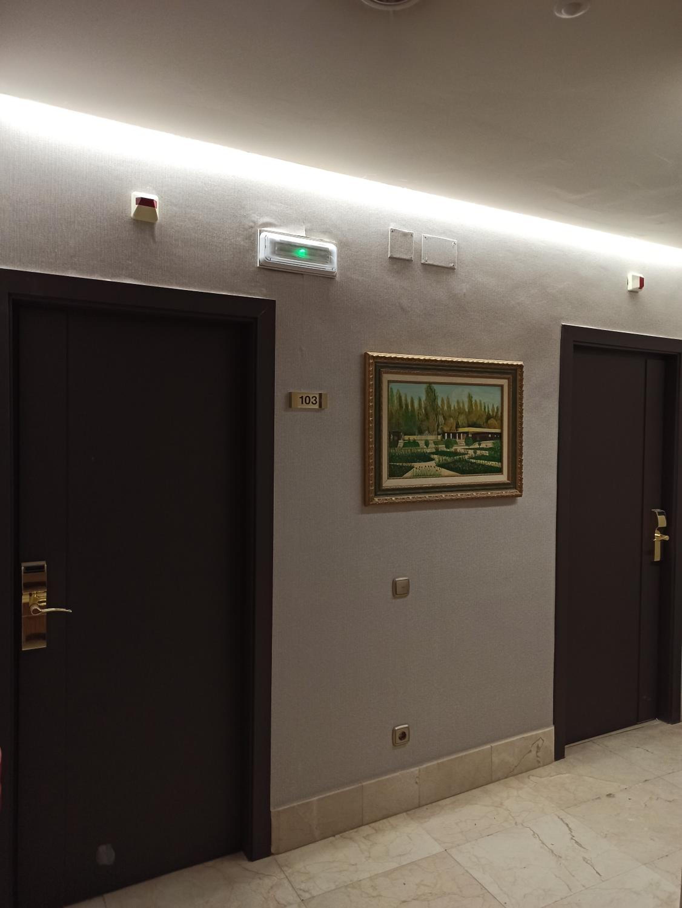 Фото Hotel SPA Paris