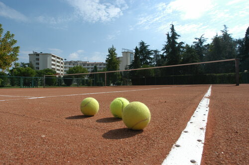 Внешний вид отеля Continental Terme Hotel в Монтегротто-Терме, фото 3