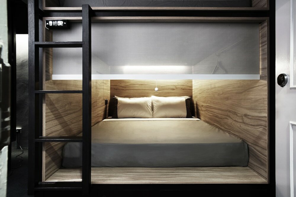 Фото The POD Boutique Capsule Hotel