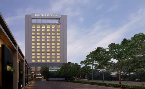 Внешний вид отеля DoubleTree by Hilton Hotel Pune - Chinchwad в Хавелях, фото 4