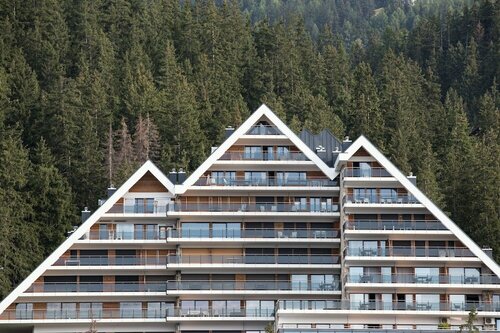 Внешний вид отеля Crans Ambassador в Кранс-Монтане, фото 4