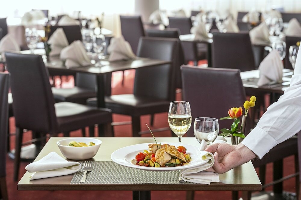 Фото Nh Weinheim