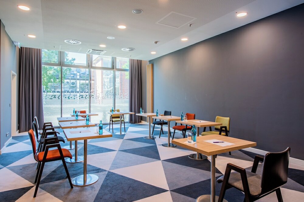 Фото Premier Inn Cologne City Sud Hotel