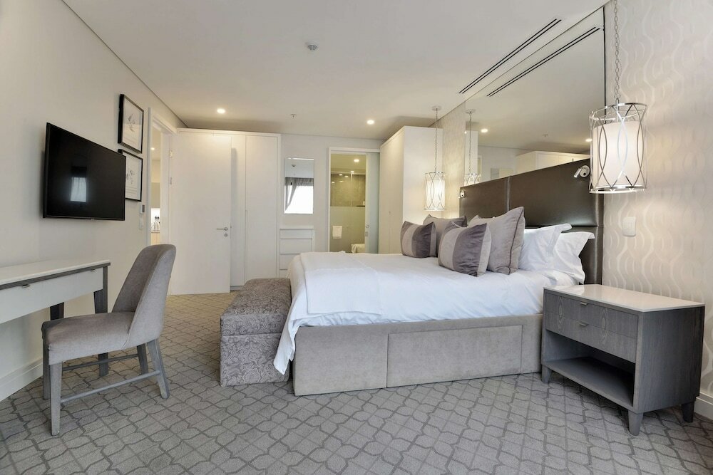 Фото The Leonardo