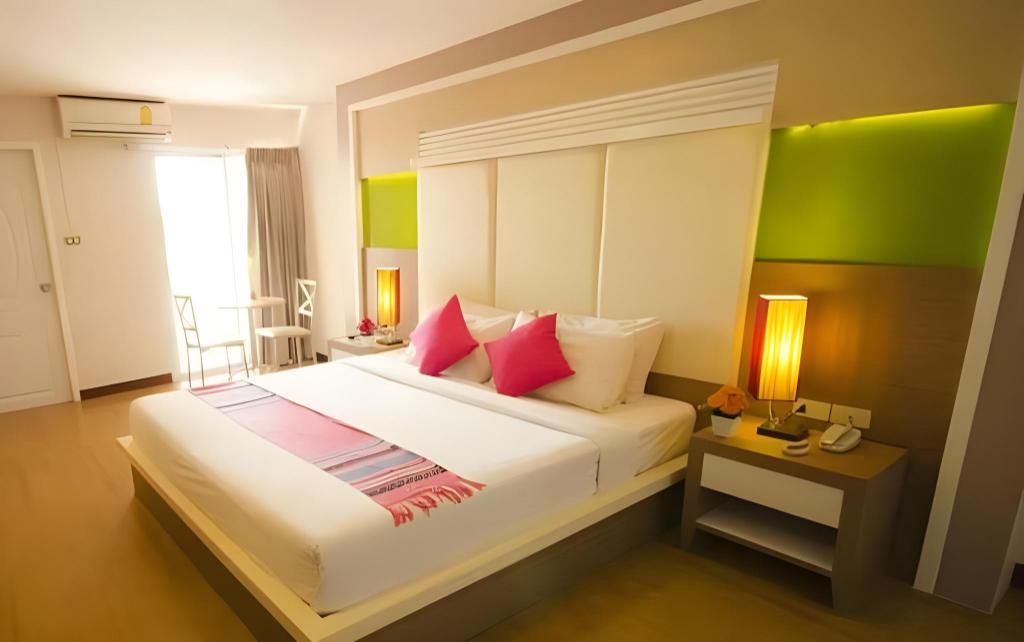 Фото Charoenchit House