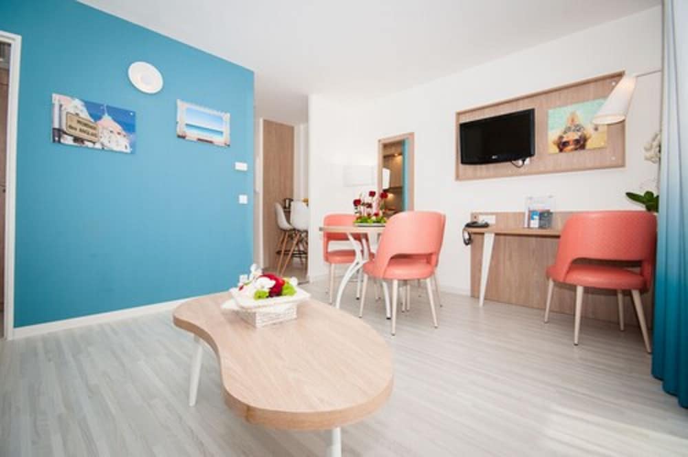 Фото Nice Promenade Residhome Aparthotel