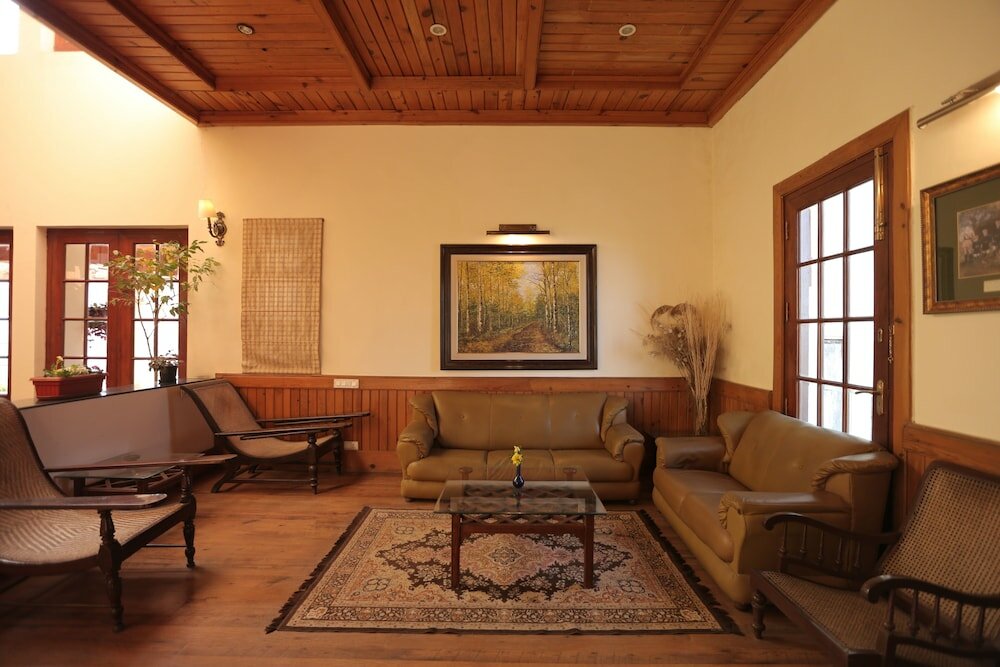 Фото WelcomHeritage Windsor Lodge